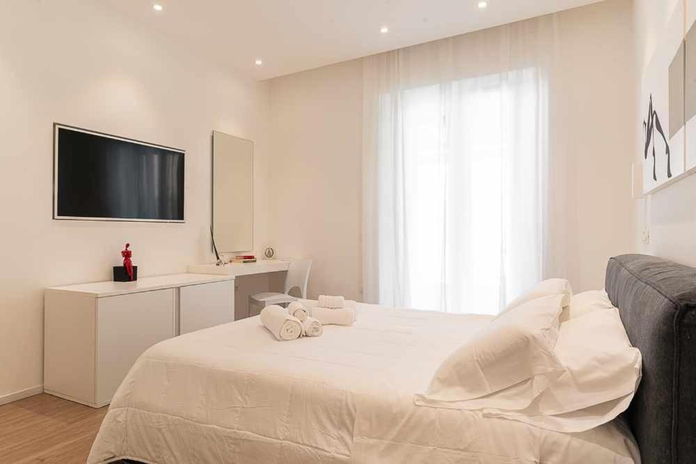 Ceo Luxury Suite Di Кальярі Екстер'єр фото