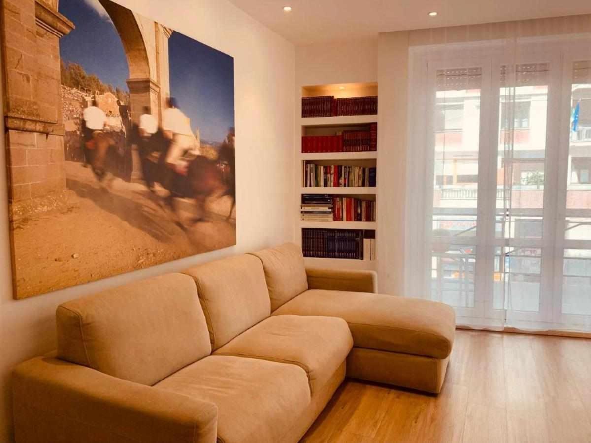 Ceo Luxury Suite Di Кальярі Екстер'єр фото