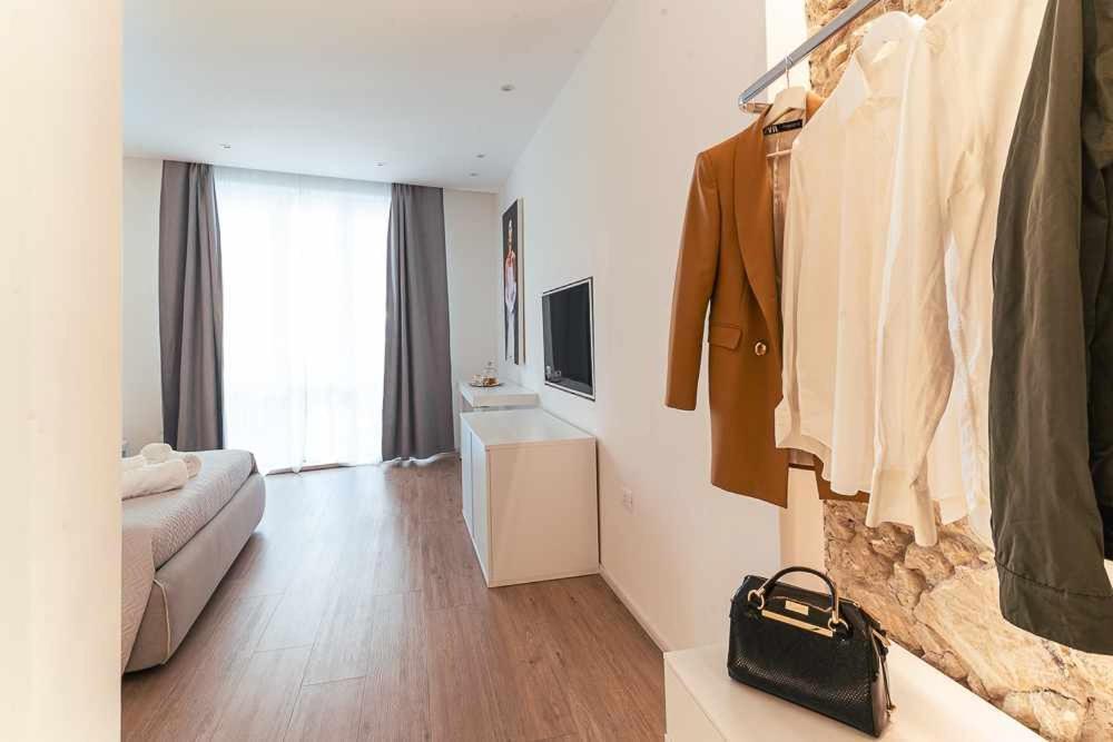 Ceo Luxury Suite Di Кальярі Екстер'єр фото