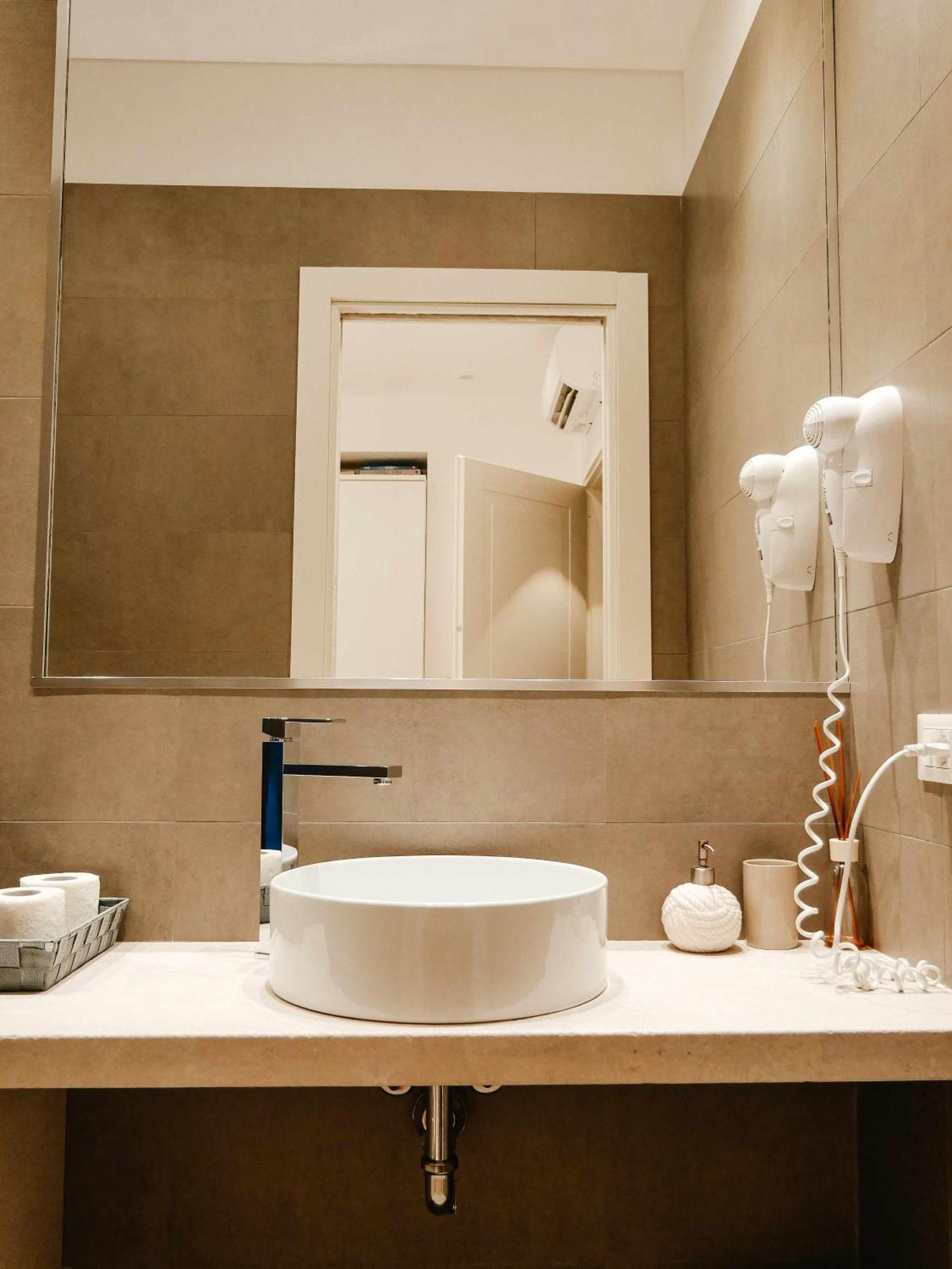 Ceo Luxury Suite Di Кальярі Екстер'єр фото