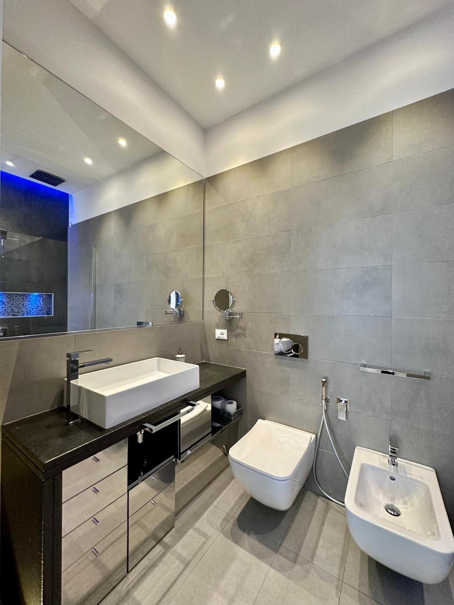 Ceo Luxury Suite Di Кальярі Екстер'єр фото